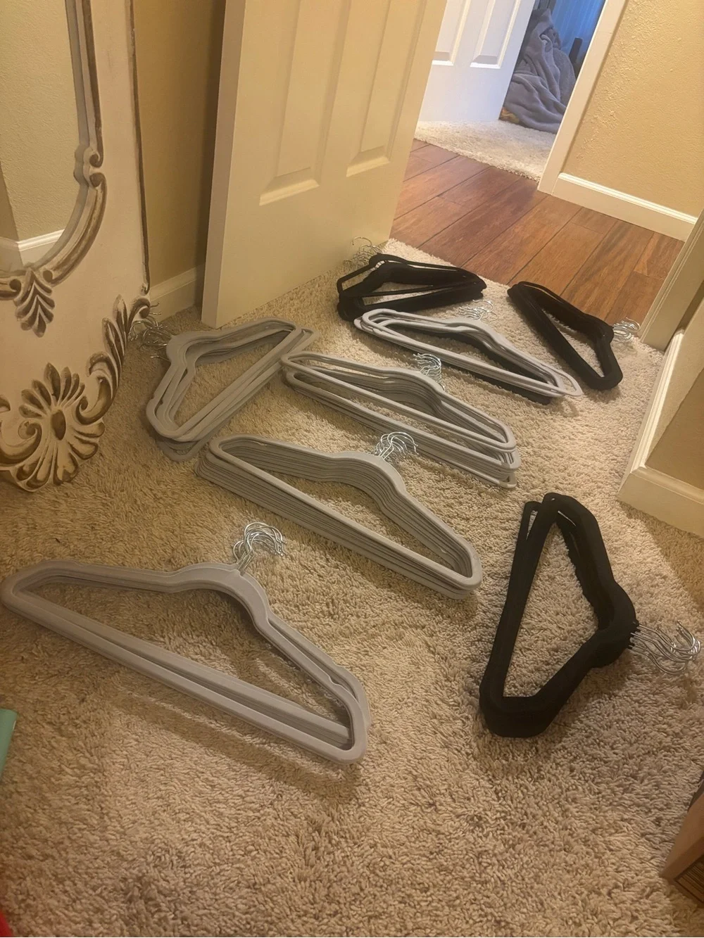 80 velvet hangers